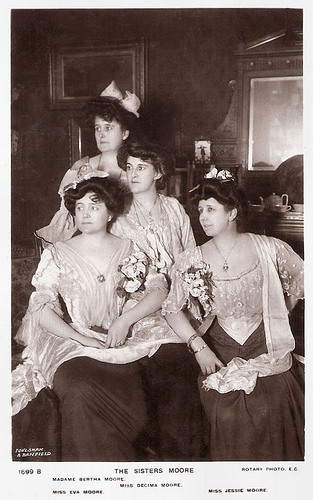 Eva, Decima, Bertha and Jessie Moore