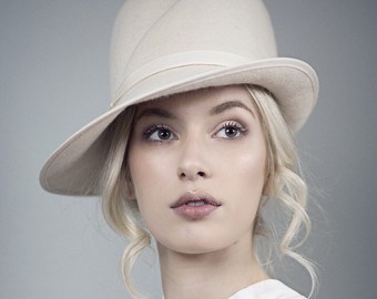 white winter hat