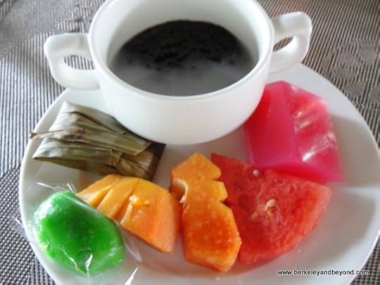 dessert plate at Puri Candikuning in Bali