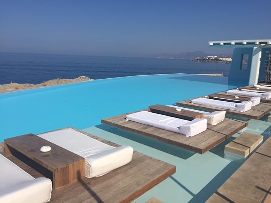 The infinity pool at Cavo Tagoo