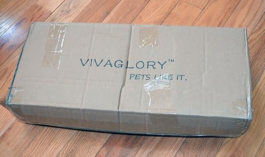 It came to us in this box along with the Vivaglory Wave Cat Scratching Board.