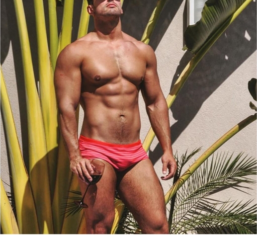 men-and-red-wine-sexy