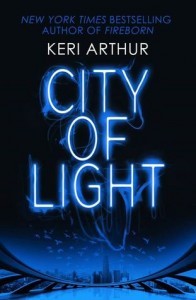 City of Light, Keri Arthur, Outcast, dechet, Tiger, urban fantasy, paranormal romance