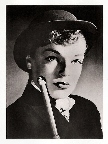 Simone Signoret in Manèges (1950)