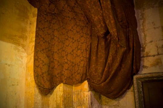 12-24 Church L1003693