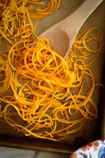 Roasted Spiralized Butternut Squash Noodles – a healthy pasta swap that cooks in less than 10 minutes! Smart Points: 2 • Calories: 153