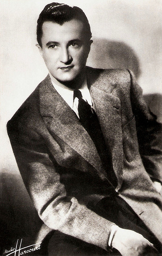 André Dassary