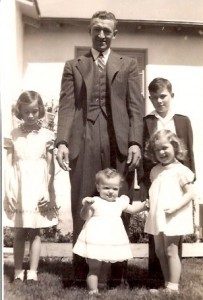 Carl Clemens, Carleen, Larry, Betty & Claudia Mar 28, 1943