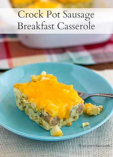 Easy Crock Pot Sausage Breakfast Casserole recipe made with chicken sausage links via flouronmyface.com