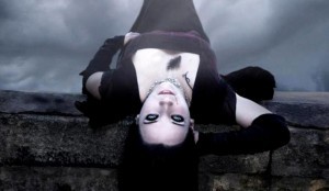 Solitude_of_a_Vampire_by_seduced_by_the_sun