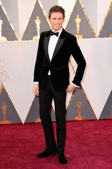 Eddie Redmayne 2016 oscars red carpet