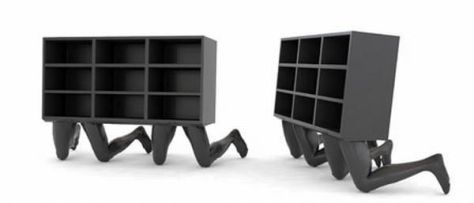 Kneeling bookshelves