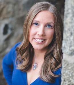 Author Pic - Laura Kamoie