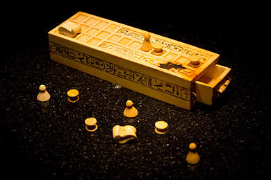 Senet board from Tutankhamun's tomb (Wiki)