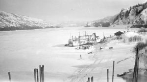 Frozen Columbia River: 1929
