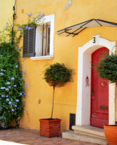 door in Cassis France (c) Kristin Espinasse