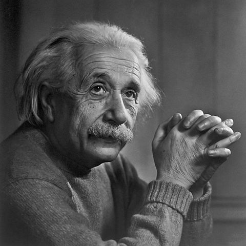 Albert Einstein (portret), CC BY-SA 3.0 via Wikimedia Commons.