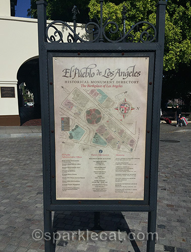 sign for El Pueblo de Los Angeles