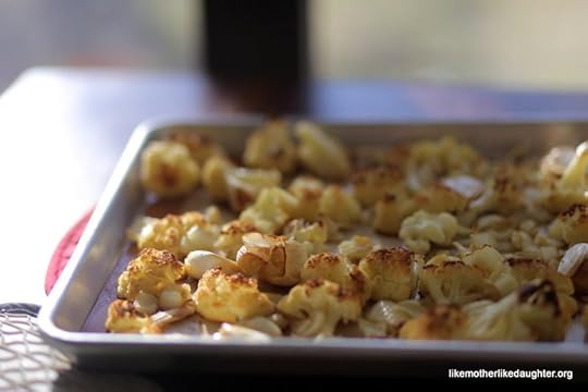 Easy Meatless Meals: Roasted Cauliflower Soup