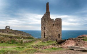 EMYNFJ Wheal Owles an old Cornish copper mine on cliffs at Botallack on the Cornwall coast