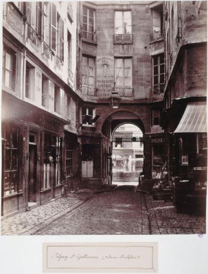 Passage Saint Guillaume, taken from rue de Richelieu, a few steps down from where Mercedes and Eric live.