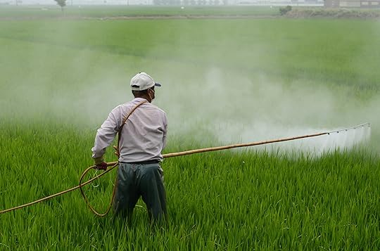 herbicide-587589_1920