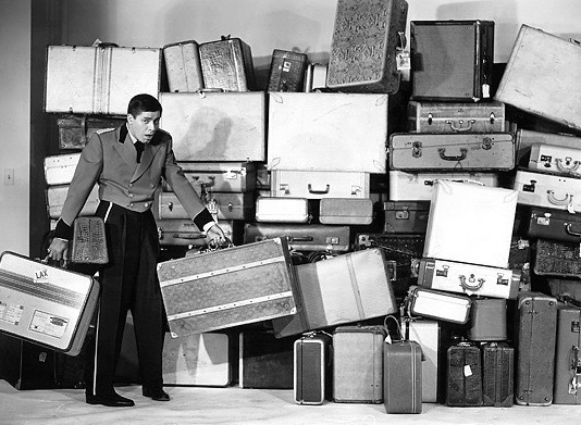 bellboy-pub-still-1