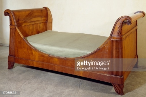 Can Kit capture Sophia's... heart with this bed?