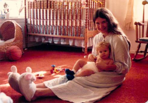 eliz and mommy 6-1984