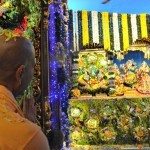 Radhanath Swami at Pushya Abhishek2016 (46)