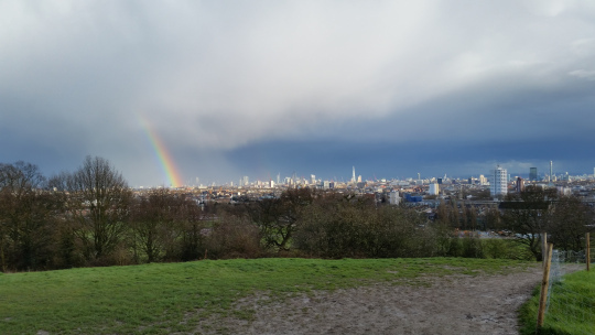 View of the London skyline from Parliament Hill, Hampstead.jpg