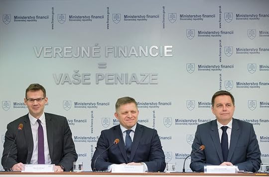 Zásadnú reformu verejnej správy pripravoval Martin Filko<br />ešte za druhej Ficovej vlády pod vedením ministra financií Petra Kažimíra<br />(Smer), ktorý chce<br />opatrenia zaviesť do praxe.