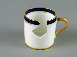 TITANIC BROKEN CUP