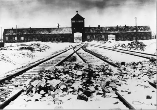 Entrada al campo de Auschwitz-Birkenau en 1941 (GTRES)
