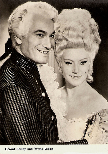 Gérard Barray and Yvette Lebon in La máscara de Scaramouche (1963)
