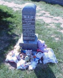 GRAVE TOYS