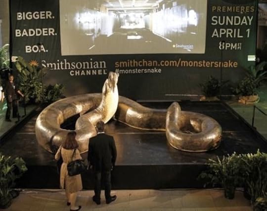 Titanoboa, titan boa, titan snake, snake, giant, fossil, replica, mustread, goodread, funread,