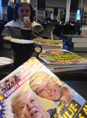 Hos min frissa i centrum. Jag gjorde slingor och klippte mig. Precis som vanligt. Jag gillar inte förändring,