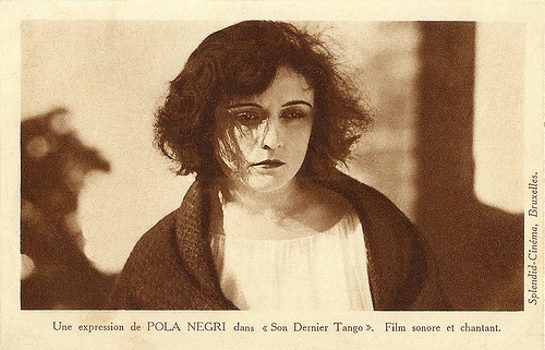 Pola Negri in The Way of Lost Souls (Son dernier tango)