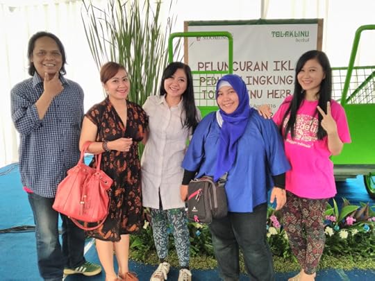 Bersama para blogger yang peduli lingkungan