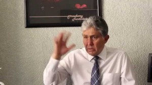 ¿Existe relación entre el V.I.H. y el Alzheimer?