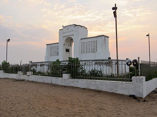 Carl-Schmidt-Monument-Besant-Nagar-beach