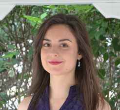 Christie Stratos headshot_outdoors