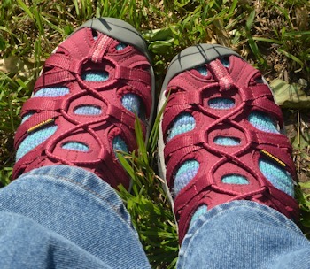 Berry-red-Keen-sandals
