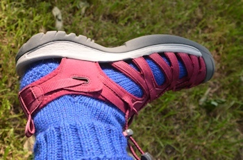 Blue-sock-red-sandal