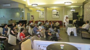 Giải thích về cơ chế thở bụng, thở cơ hoành và hiệu quả của phương pháp này.