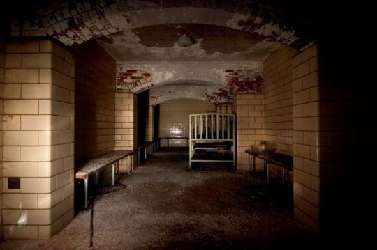  photo 363482._SX540__zpszbehjsnf.jpg