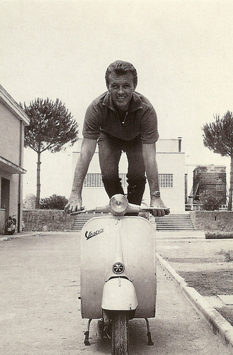 Vespa: Jacques Sernas