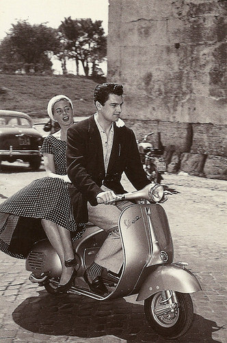 Vespa: Edmund Purdom and Genevieve Page
