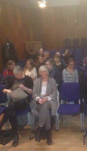 En del av publiken. Förlåt för den usla bildkvaliteten.